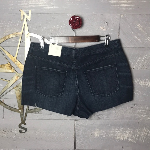 New high rise shortie shorts - Picture 2 of 4